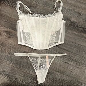 Victoria’ Secret matching lace lingerie set